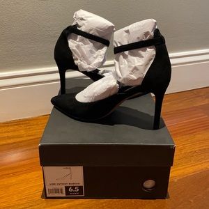 Brand new Banana Republic Madison ankle strap pump black women’s size 6.5